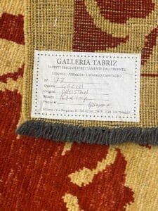 Etichetta su tappeto Tappeto Gazni riportante informazioni prodotto e prezzo.