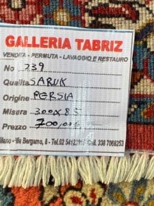 Galleria Tabriz - Tappeti in vendita. Etichetta su un tappeto persiano che specifica il numero dell'articolo, la qualità 